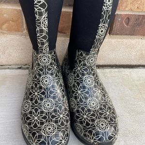 Muck Boots women’s size 8 Black